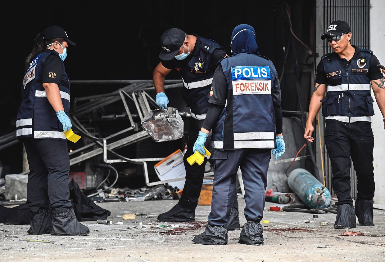 Worker thought blast caused by firecrackers | The Star