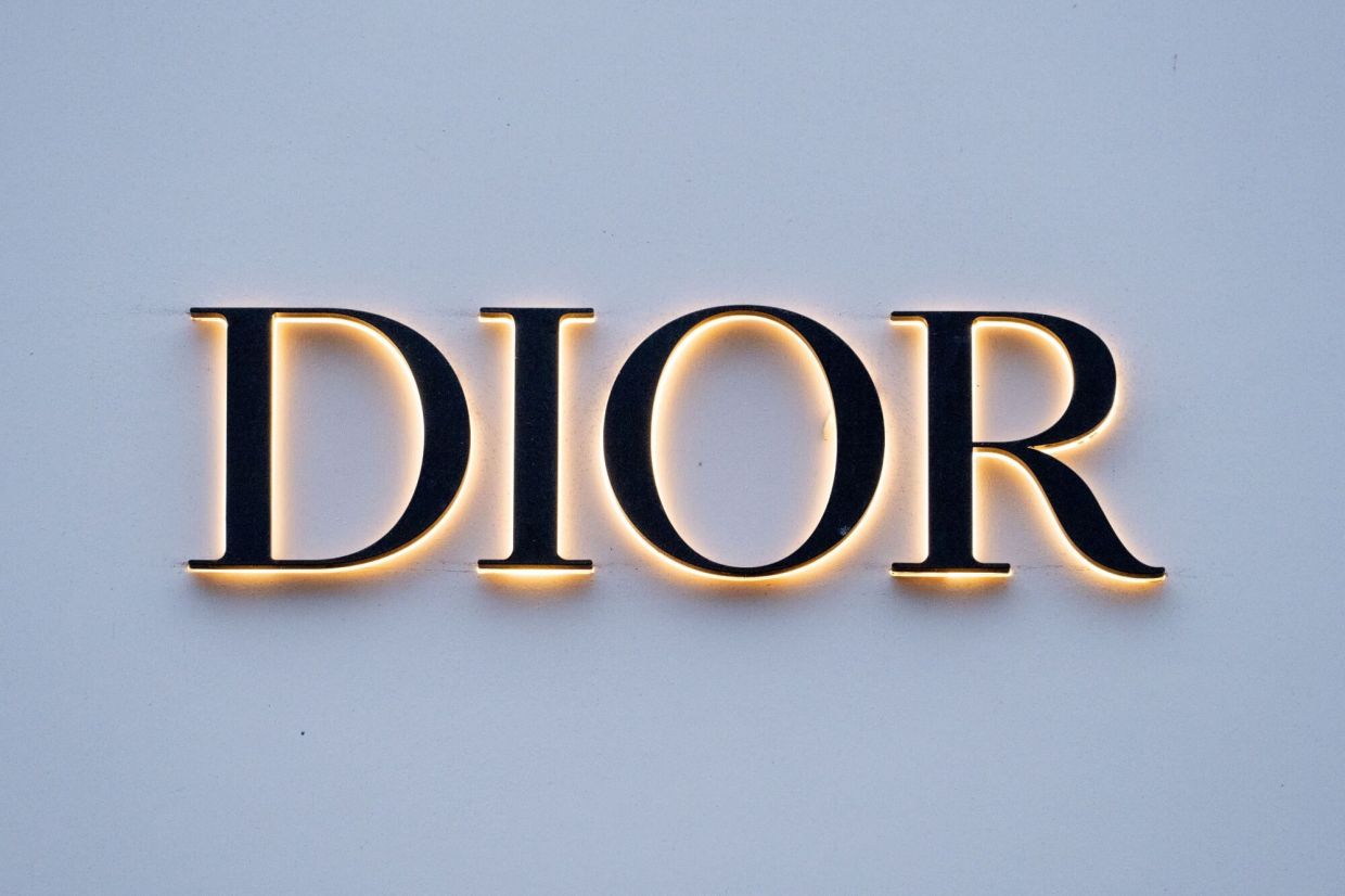 Dior postpones Hong Kong fashion show - Vimarsana News