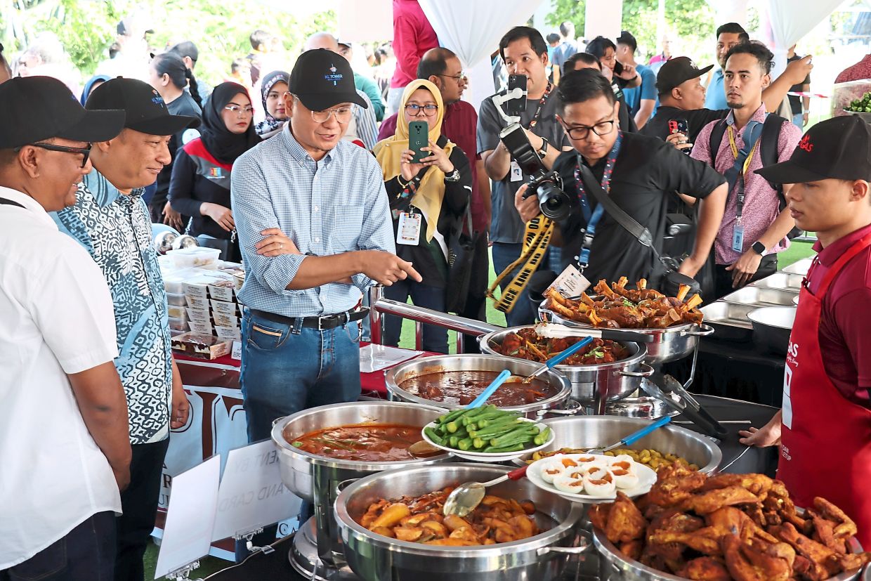 Nasi kandar fest draws thousands - Vimarsana News