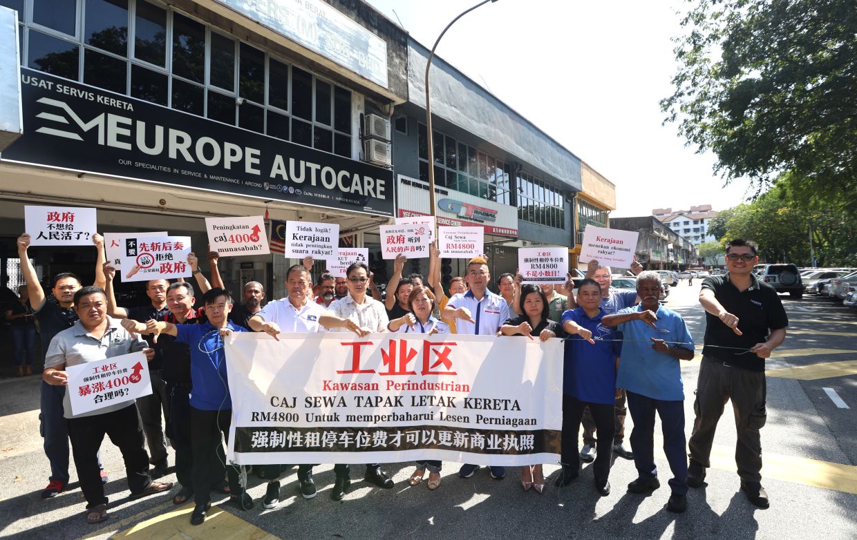 Auto accessories traders protest against RM400 monthly parking fees in Taman Petaling - Vimarsana News