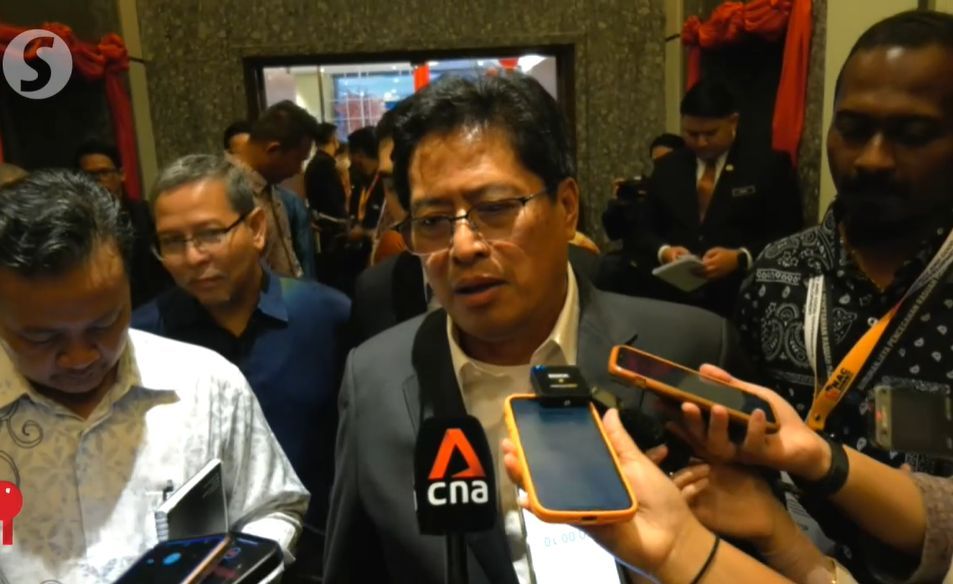 Azam denies MACC has contacted Wan Saiful | The Star