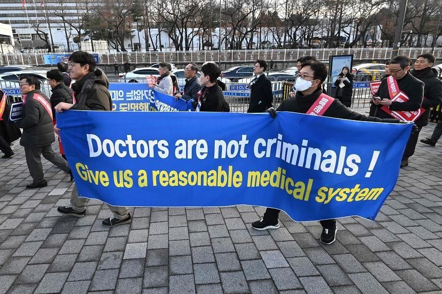 South Korean doctors continue walkout as global body weighs in