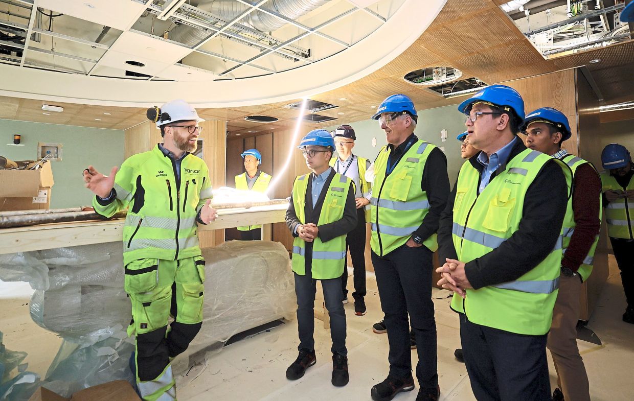 Malaysian Communications Minister Fahmi Fadzil Visits Norwegian Radium Hospital