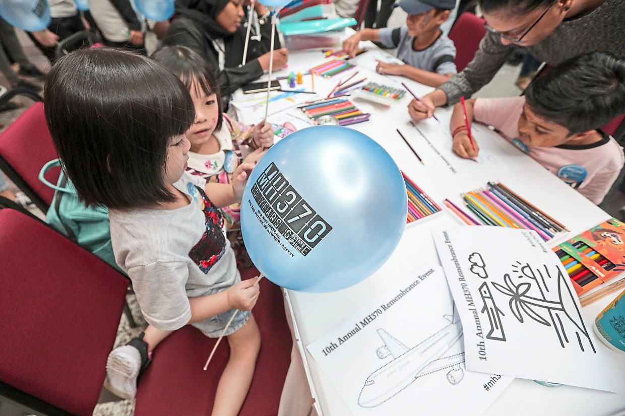 Loke reaffirms commitment to renew search for MH370 | The Star