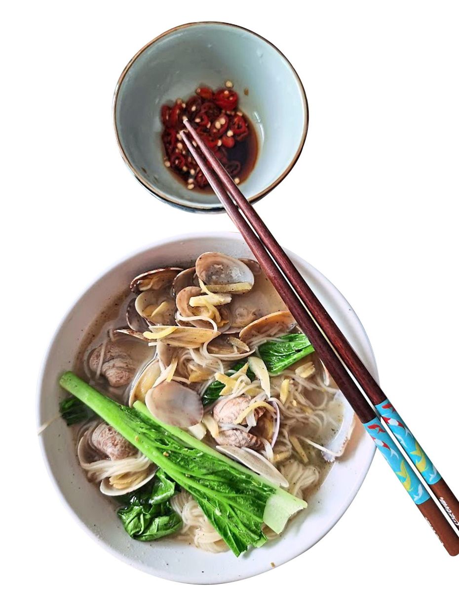 A delicious home-cooked hot bowl of lala mee suah. — Photos: KYSPEAKS