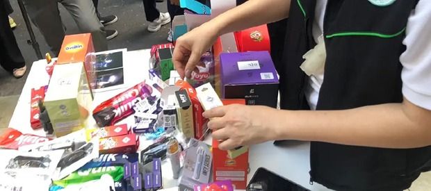 Thailand seizes over 10,000 illegal vapes after raid at famous market near university in Bangkok - Vimarsana News