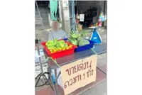 Fruit seller offers his eye for sale to pay off debt