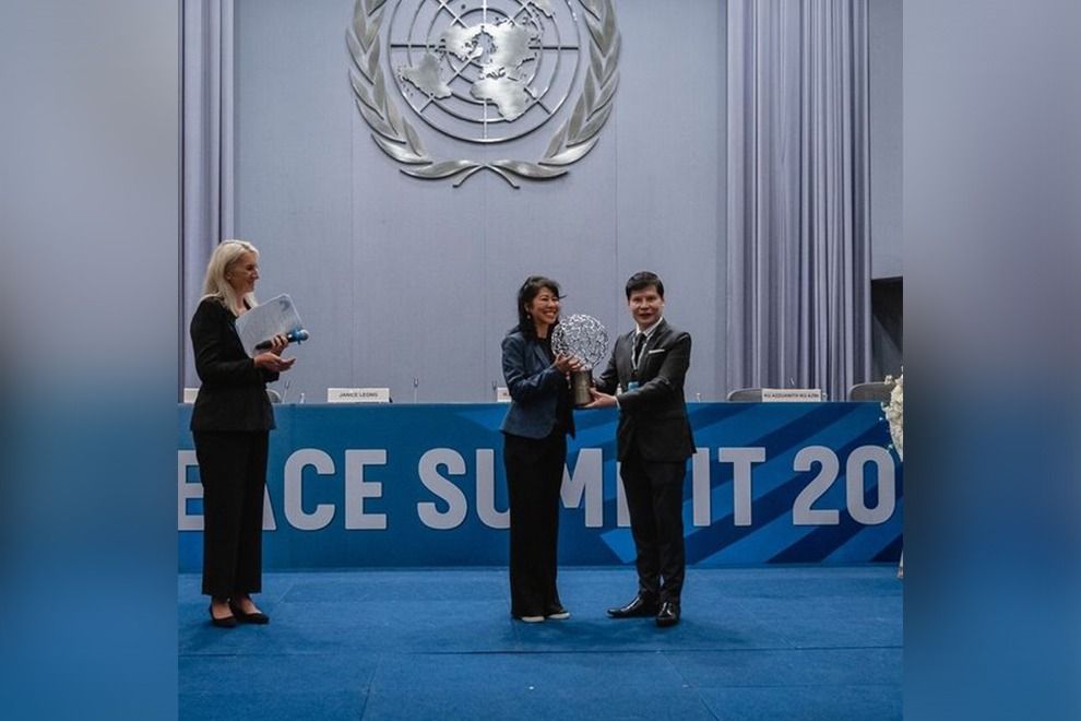 "First They Killed My Father" author honoured with global peace award - Vimarsana News