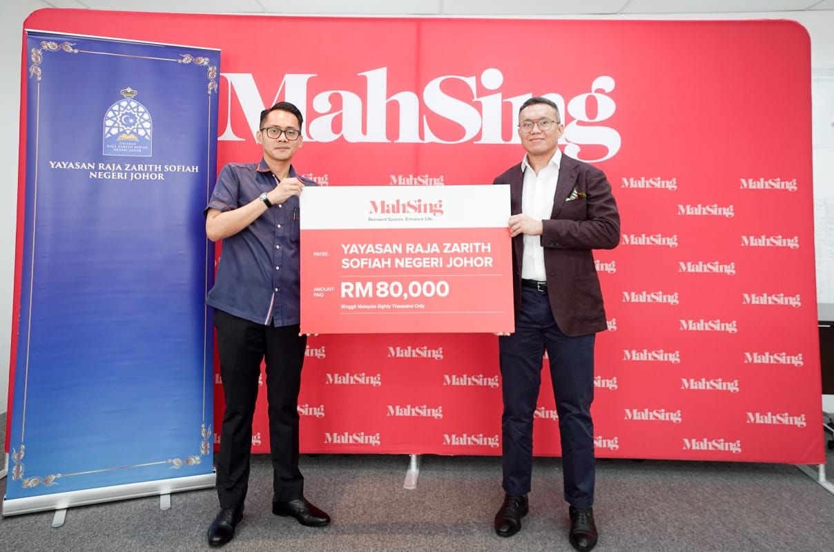 Corporate donation aids students in Batu Pahat flood - Vimarsana News