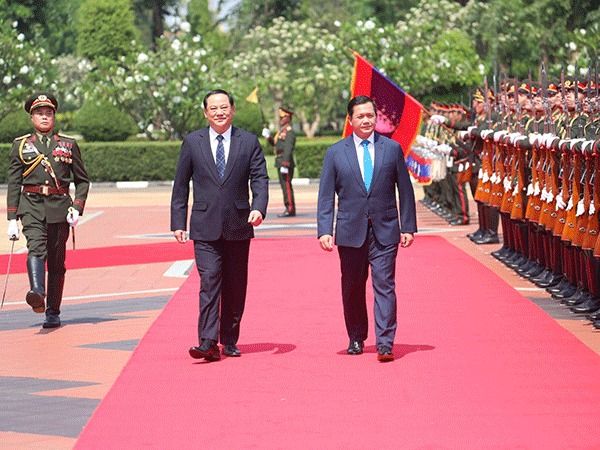 Cambodia and Laos pledge to cement ties and enhance the comprehensive ...