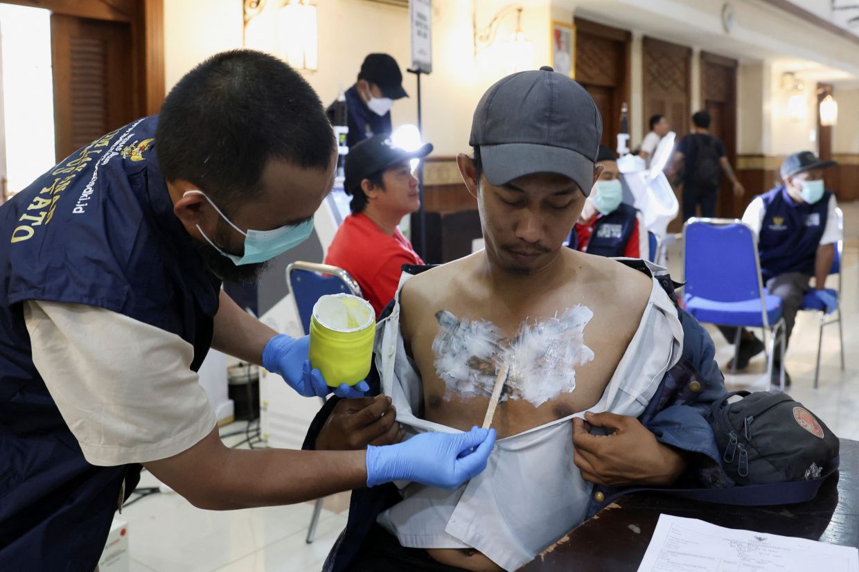 Indonesian Muslims sign up for tattoo removal 'to repent' during Ramadhan - Vimarsana News