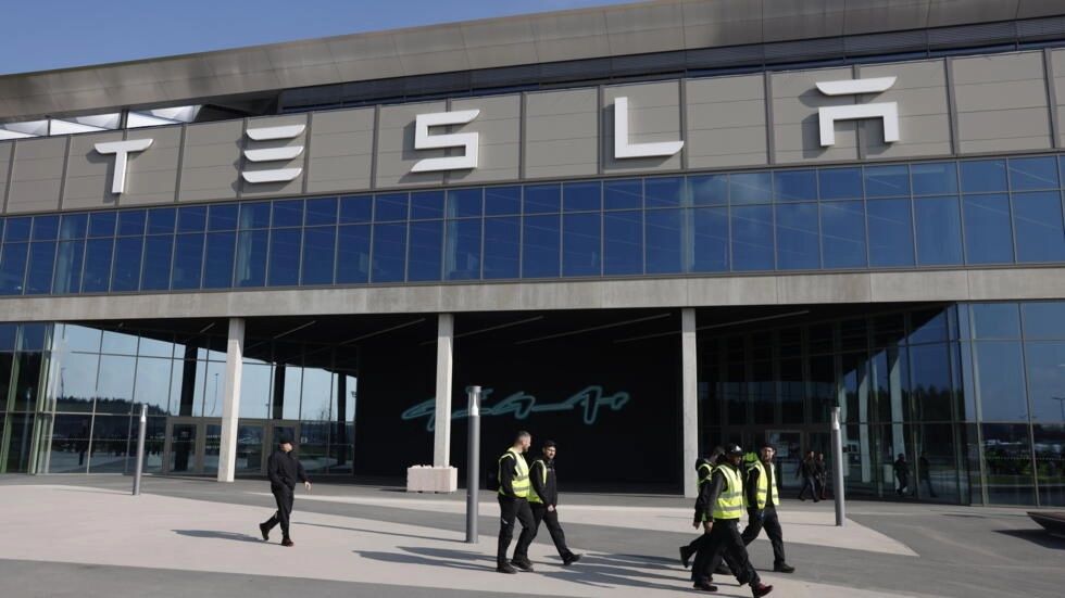 Tesla reports drop in auto sales while Toyota sees US surge | The Star