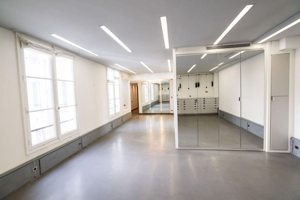 'Very intimate, his luxury hideaway': Step into Karl Lagerfeld's Parisian abode - Vimarsana News