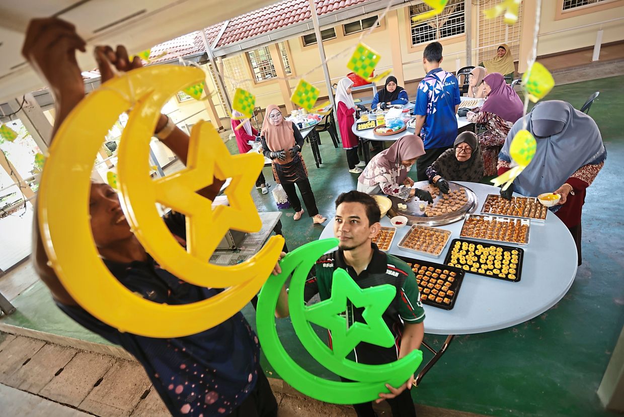 Baking and banter spice up gathering - Vimarsana News