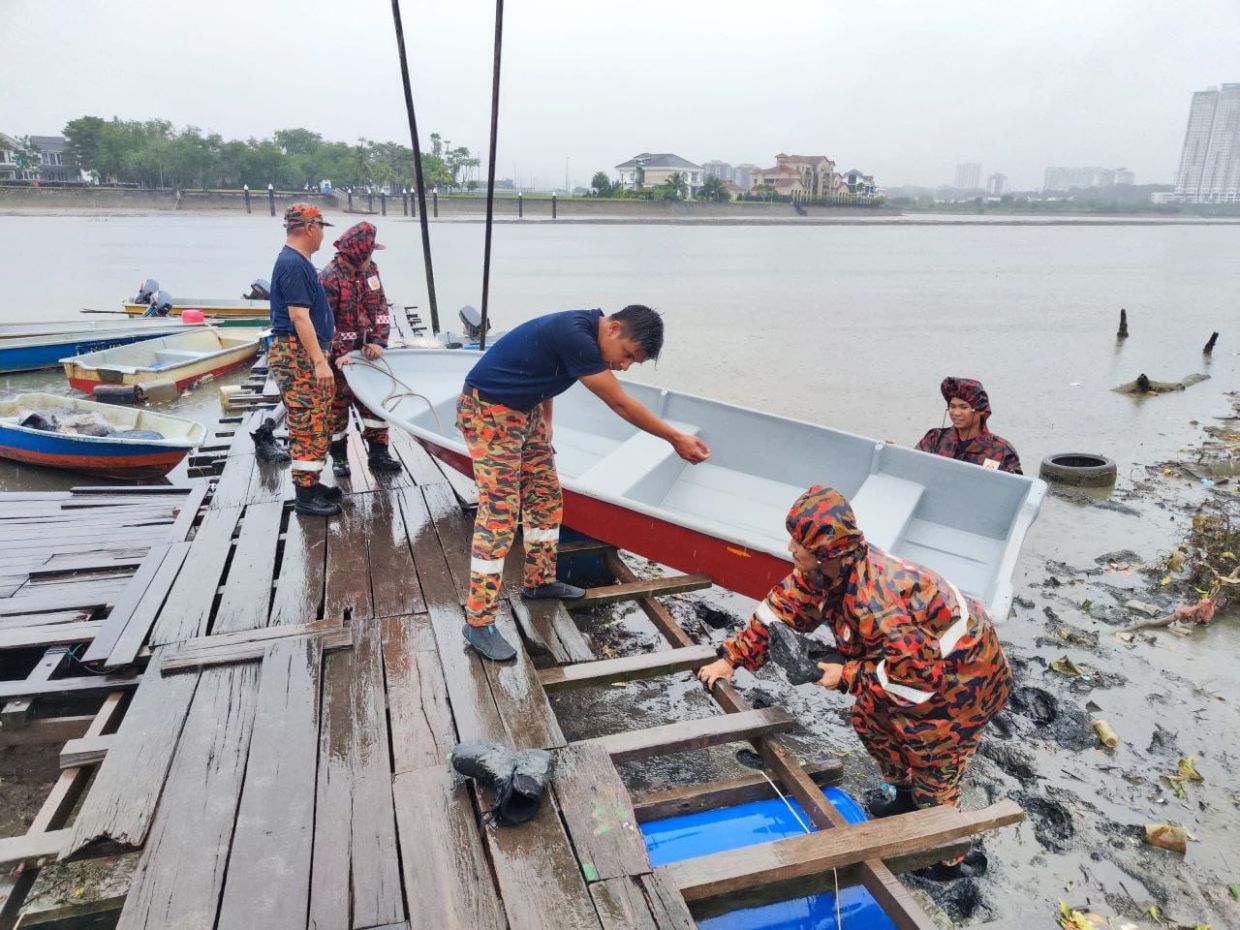 Search and rescue operation ongoing after man falls off bridge in JB - Vimarsana News
