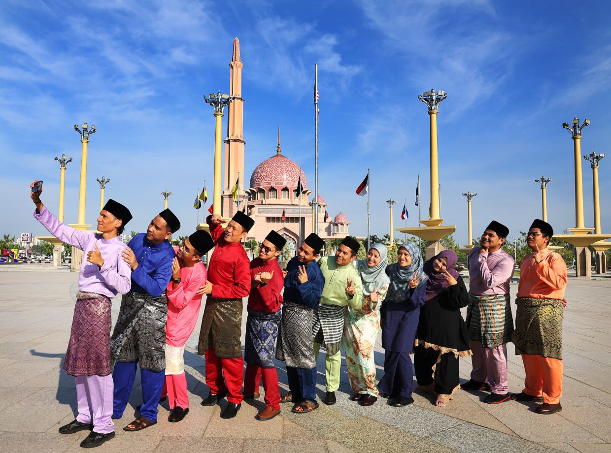Selamat Hari Raya | The Star