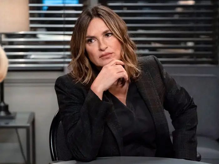 Mariska Hargitay halts production of 'SVU' when lost child mistakes her for police officer - Vimarsana News