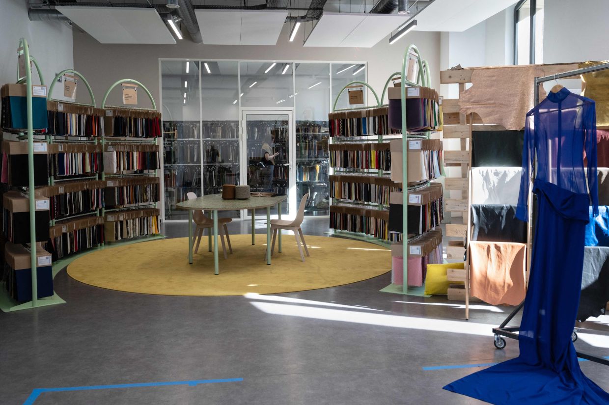 How fashion tries to be sustainable by giving a second life to ...