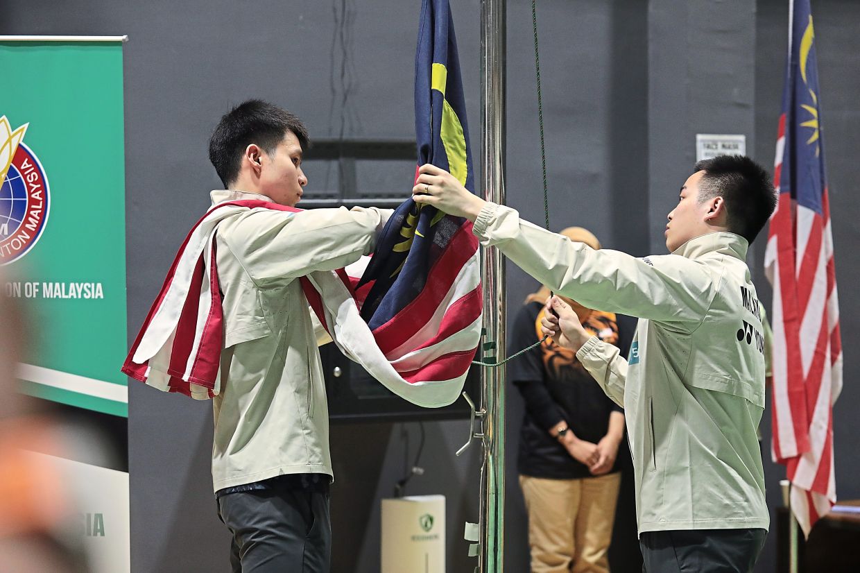 Badminton Captain Wooi Yik urges team to punch above their weight as