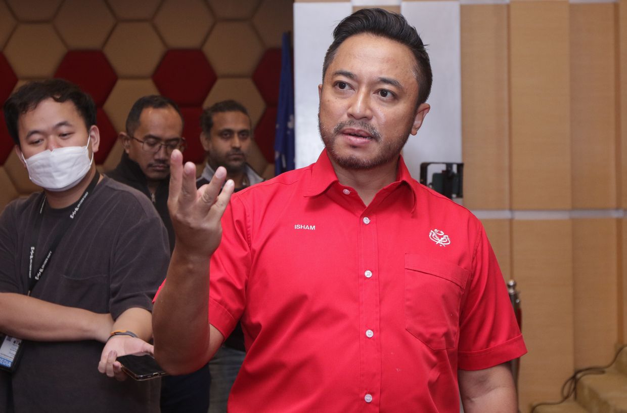Isham in bid to halt contempt proceedings against him - Vimarsana News