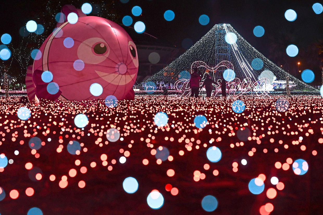 4. Over 1.3 million LED lights captivating visitors at Gong Badak Indoor Stadium in Kuala Terengganu.