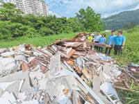 Lorry driver held for illegally dumping construction debris