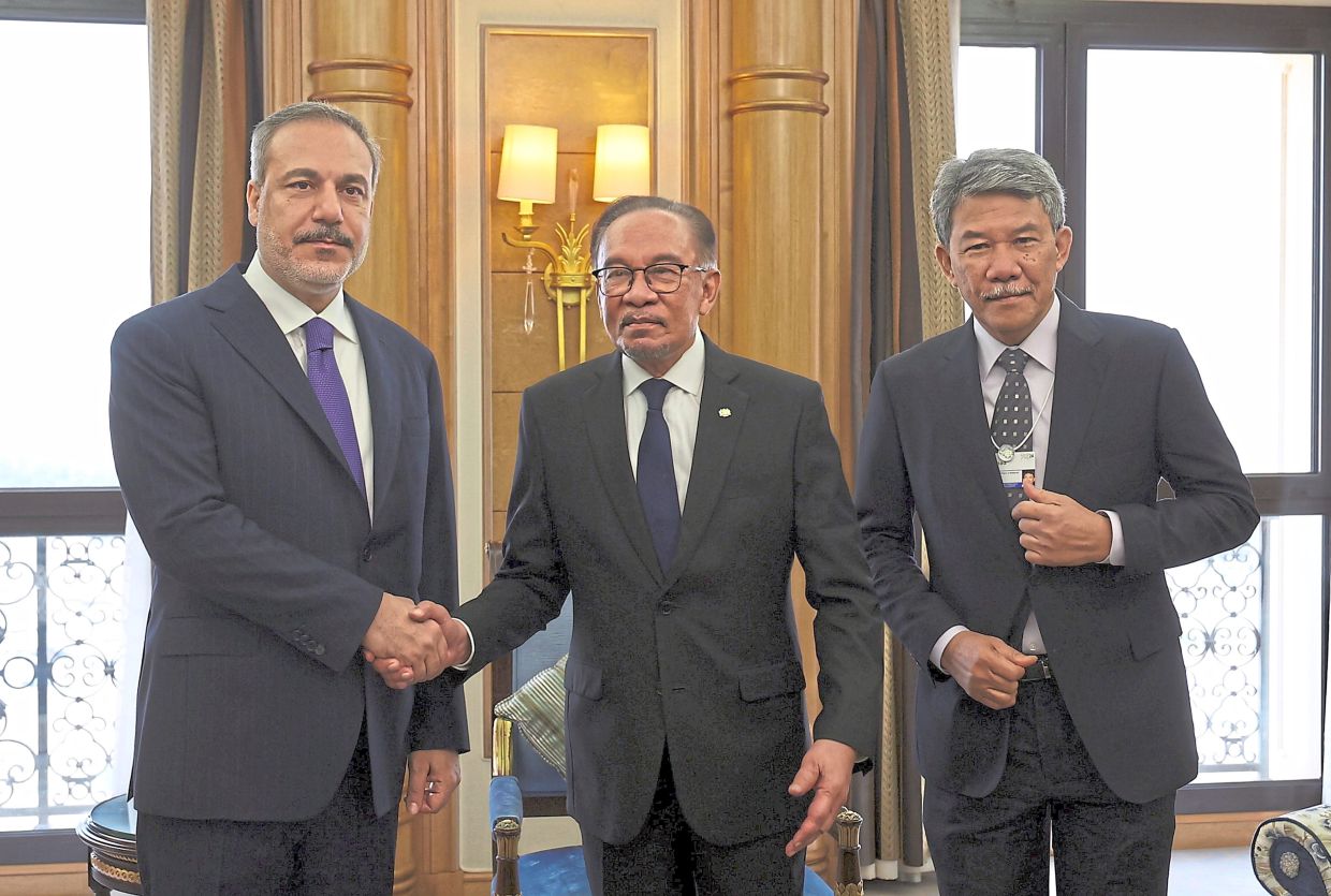 Anwar: Opportunities aplenty for Gulf-Asean trade - Vimarsana News