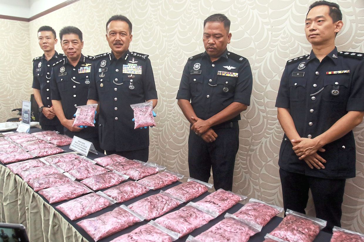 More than 21kg of heroin seized, two held - Vimarsana News