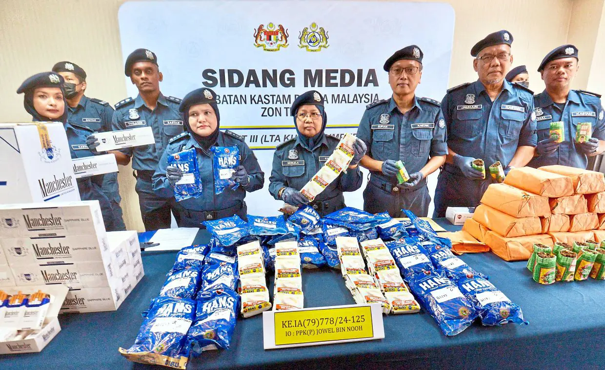 Smugglers aim for the sky