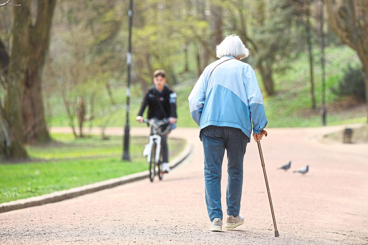 Keeping active is vital for a healthy retirement. If you need one, use a walking aid to maintain your balance. To figure out which walking aid is best for you, consult your doctor.