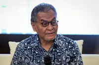 Housemen to be placed at district hospitals facing doctor shortage, says Dr Dzulkefly