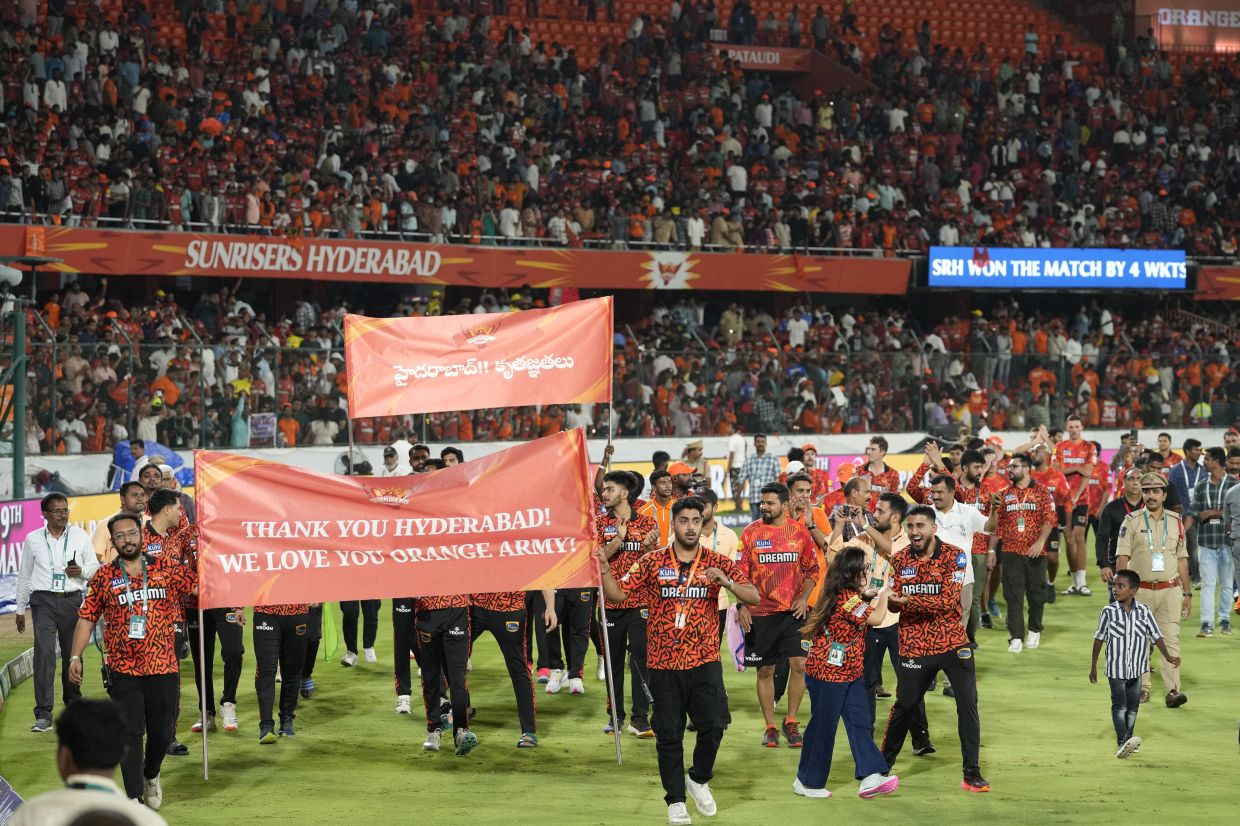 Cricket - High-priced Cummins, Starc face off as IPL enters playoffs