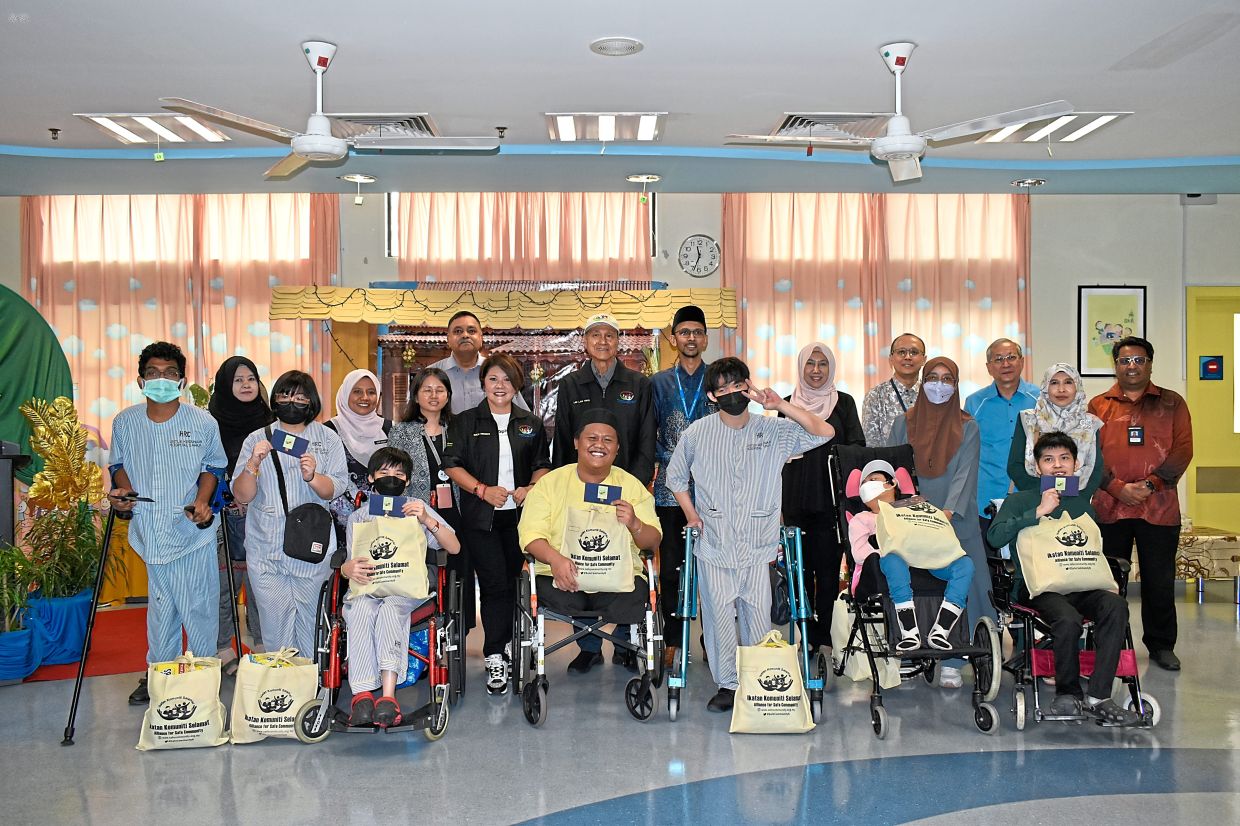 Cheras hospital, NGO bring festive cheer to rehabilitation patients ...