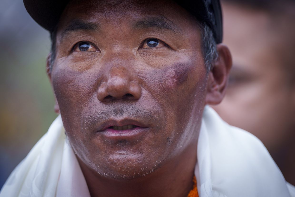 Nepal's 'Everest Man' claims record 30th summit; Sherpa says he just enjoys working - Vimarsana News