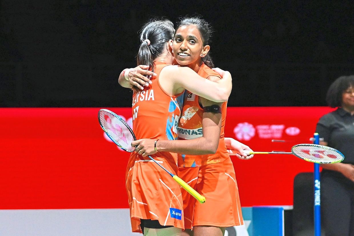 Pearly-Thinaah advance in commanding fashion