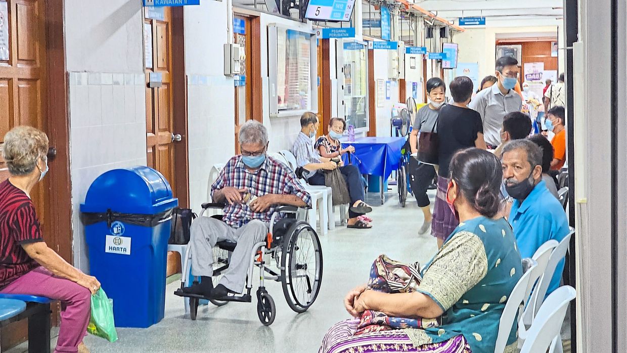 Addressing Malaysians' unhealthy eating habits is important because, if left unchecked, it could lead to an overburdened healthcare system and a society with lower productivity and economic growth, Ng said. — Chan Boon Kai/The Star