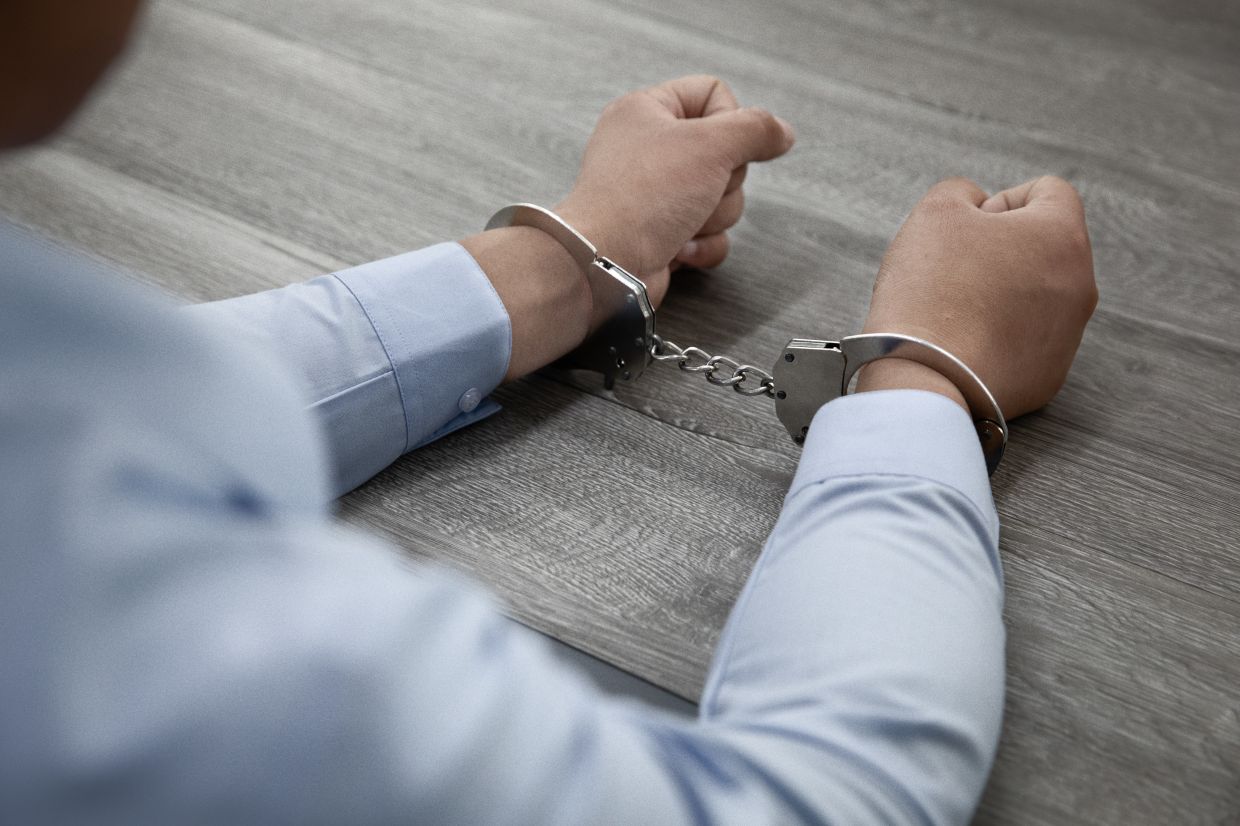 Cops nab 13 foreign GROs for allegedly misusing travel documents - Vimarsana News