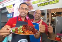 Frying their way into record books with mee sotong