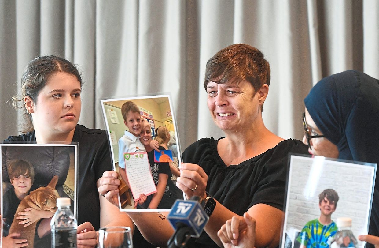 Family files suit over diving tragedy - Vimarsana News