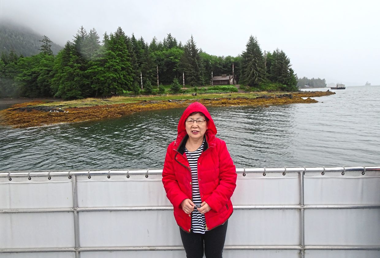 Since the Alaska cruise was in August, the weather wasn’t too cold and the reader only had to bring a light jacket along for the trip. — Photos: TEE SIEW LAI