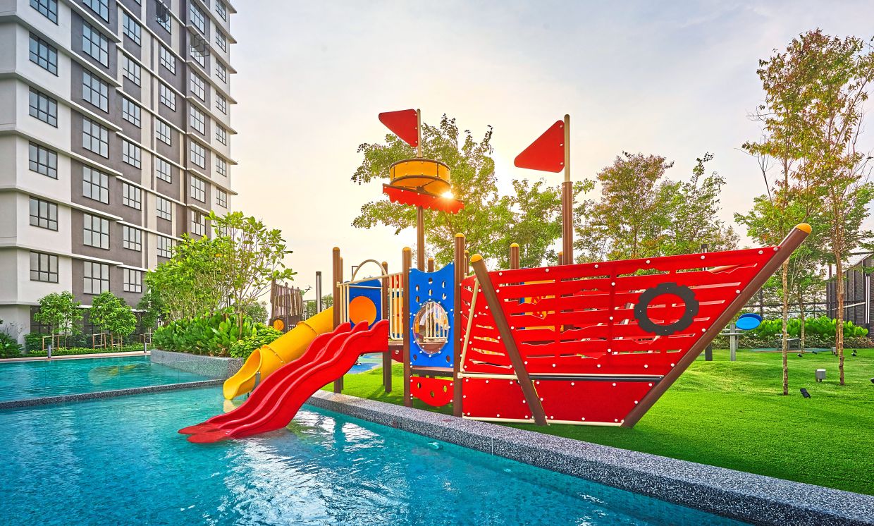 The fifth floor offers a variety of amenities including a children’s pool, yoga deck and jogging path.
