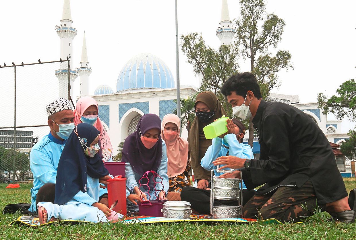 Picnic tips: Ensuring your food is safe to eat
