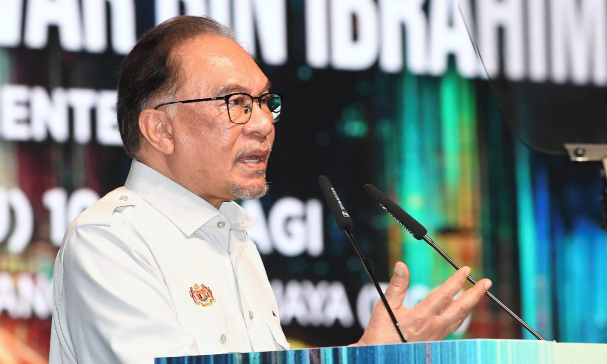 No promotion for govt dept heads who ignore corruption, says Anwar - Vimarsana News