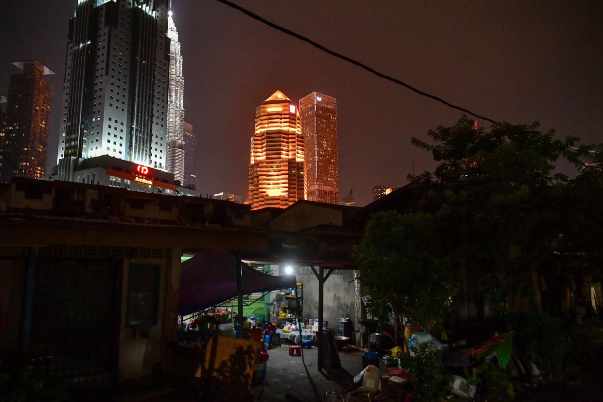 Bewohner von Kampung Sungai Baru widersetzen sich der Räumung ...