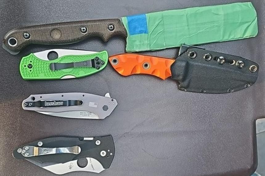 Man, 62, arrested after allegedly brandishing knife on bus in S'pore - Vimarsana News