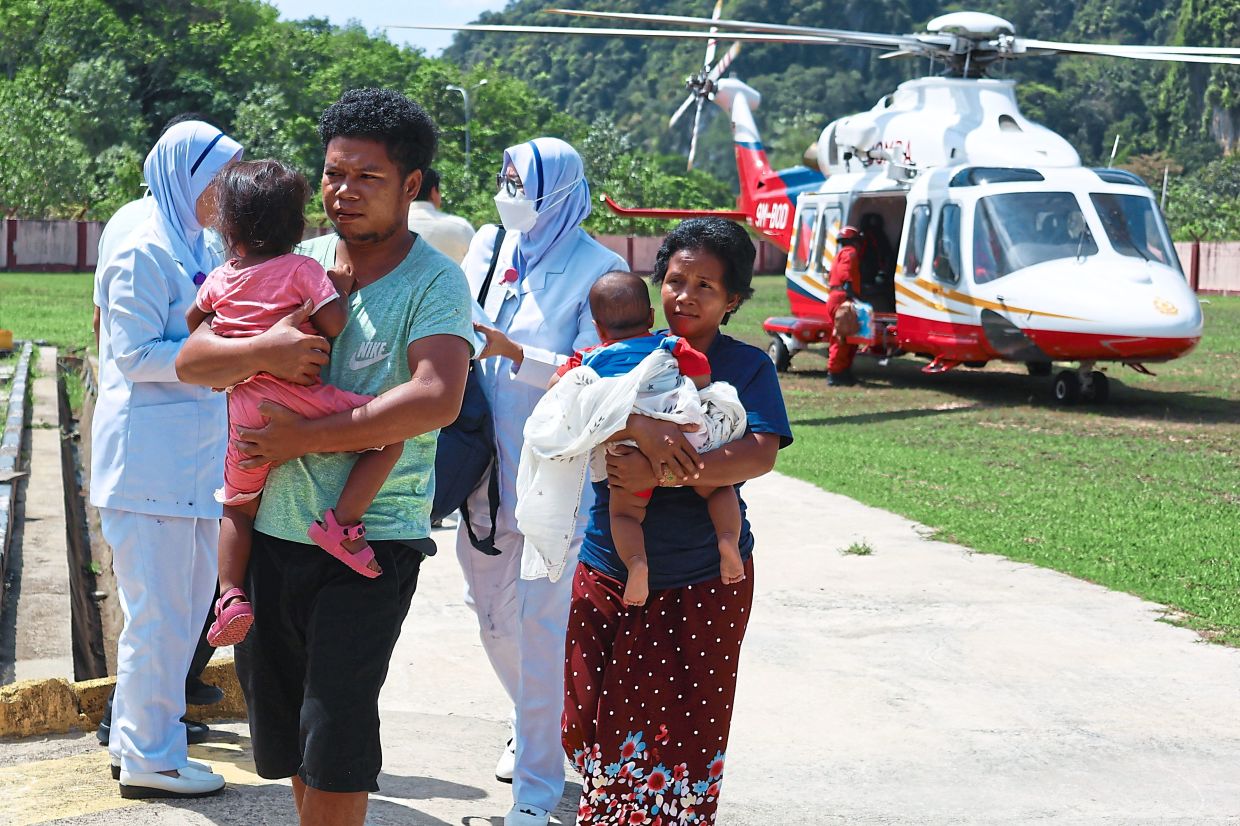 Two Orang Asli patients airlifted for treatment - Vimarsana News