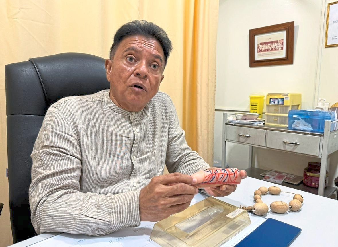 Dr Mohd Ismail points out that Asian men have an average erection size of about 12.5cm, debunking the misconception of extreme large sizes perpetuated by pornography and digital manipulation. — KEVIN LEE/The Star