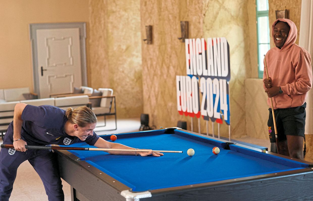 Football: Defeat by Iceland heats up the English | The Star