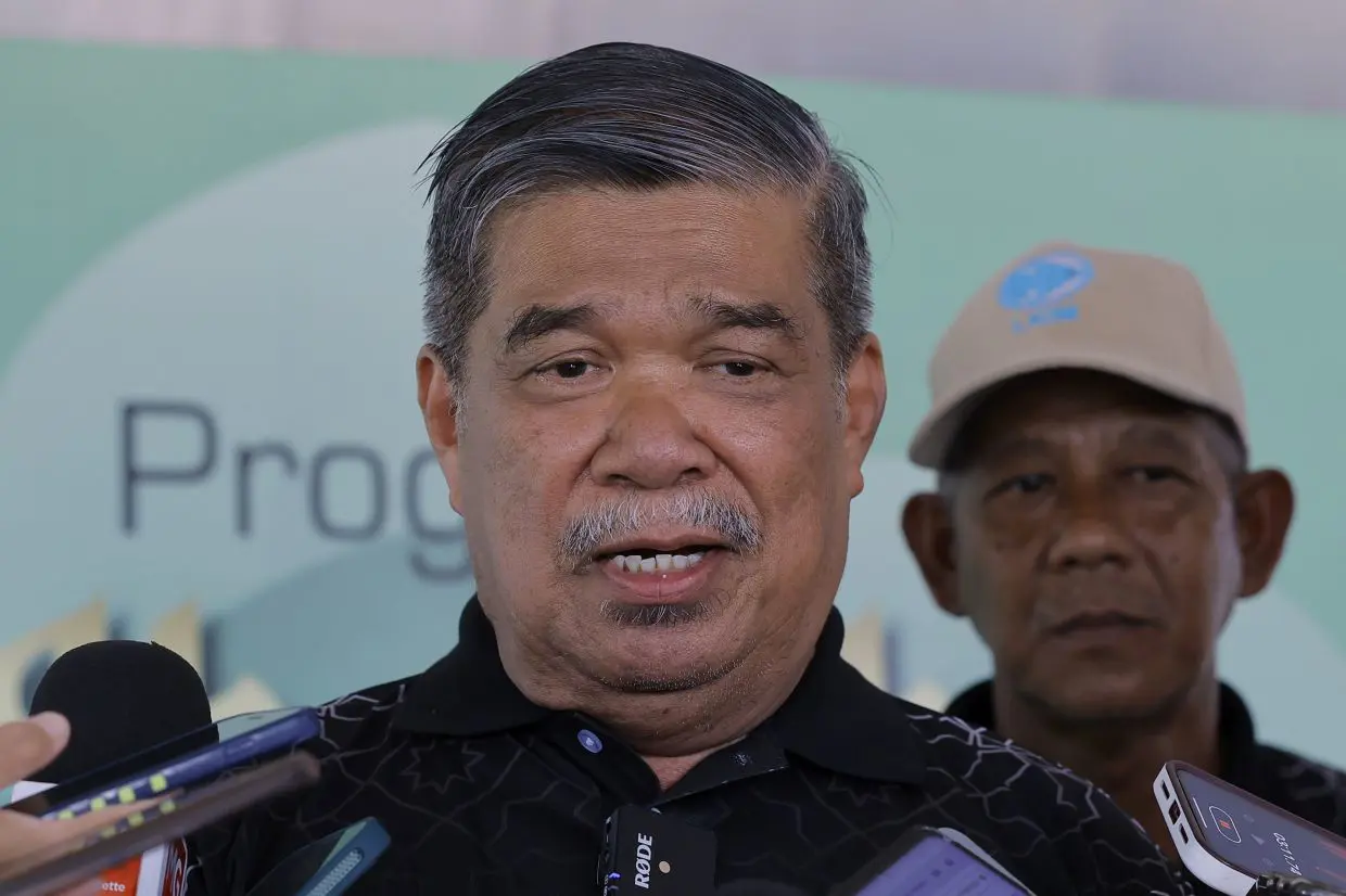 Mat Sabu urges durian farmers to go big for China market | The Star