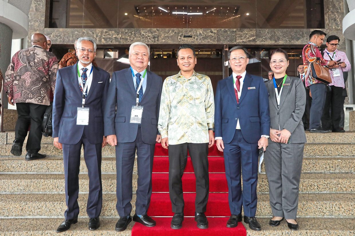 A roaring success even at kickoff